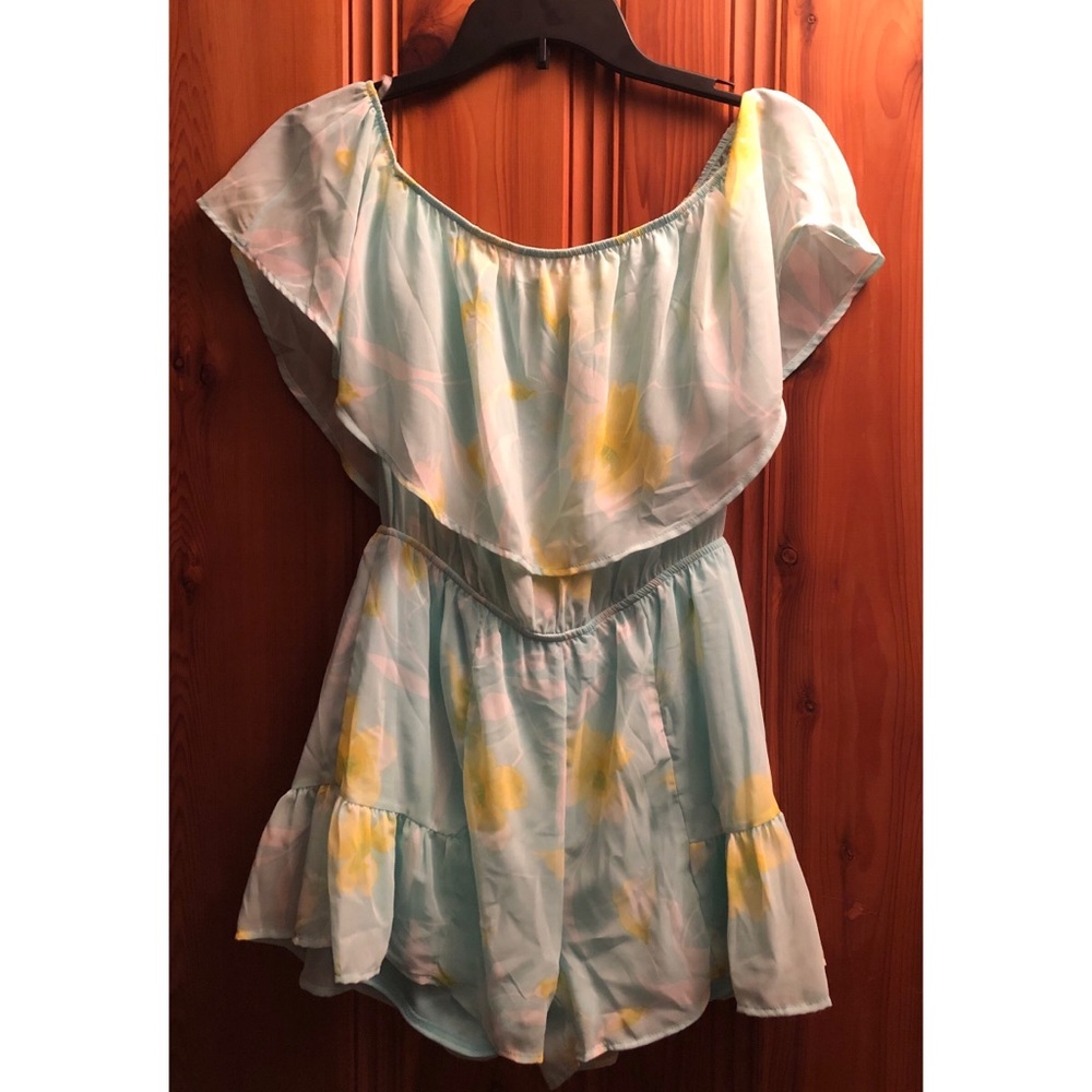 Peach Love CA  Summer of Love Daffodil Romper M
